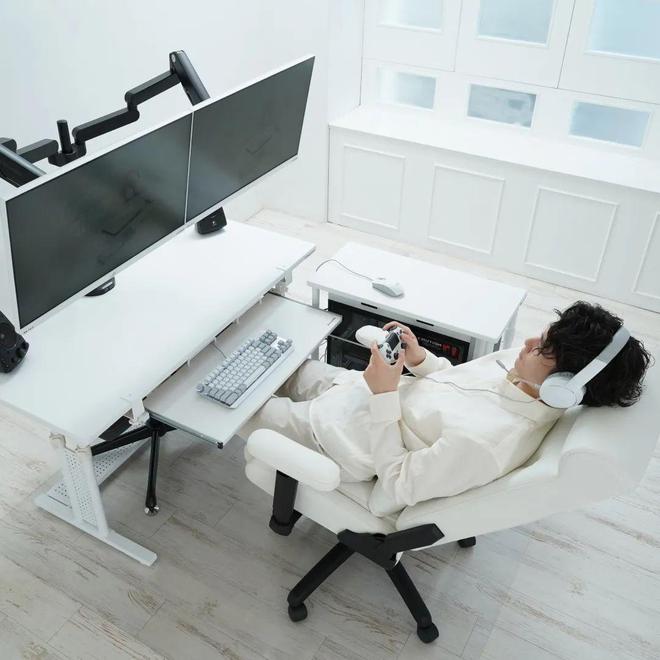 代年轻人谁还没件“电竞家具”啊？AG真人百家家乐平台如今这个时(图14)